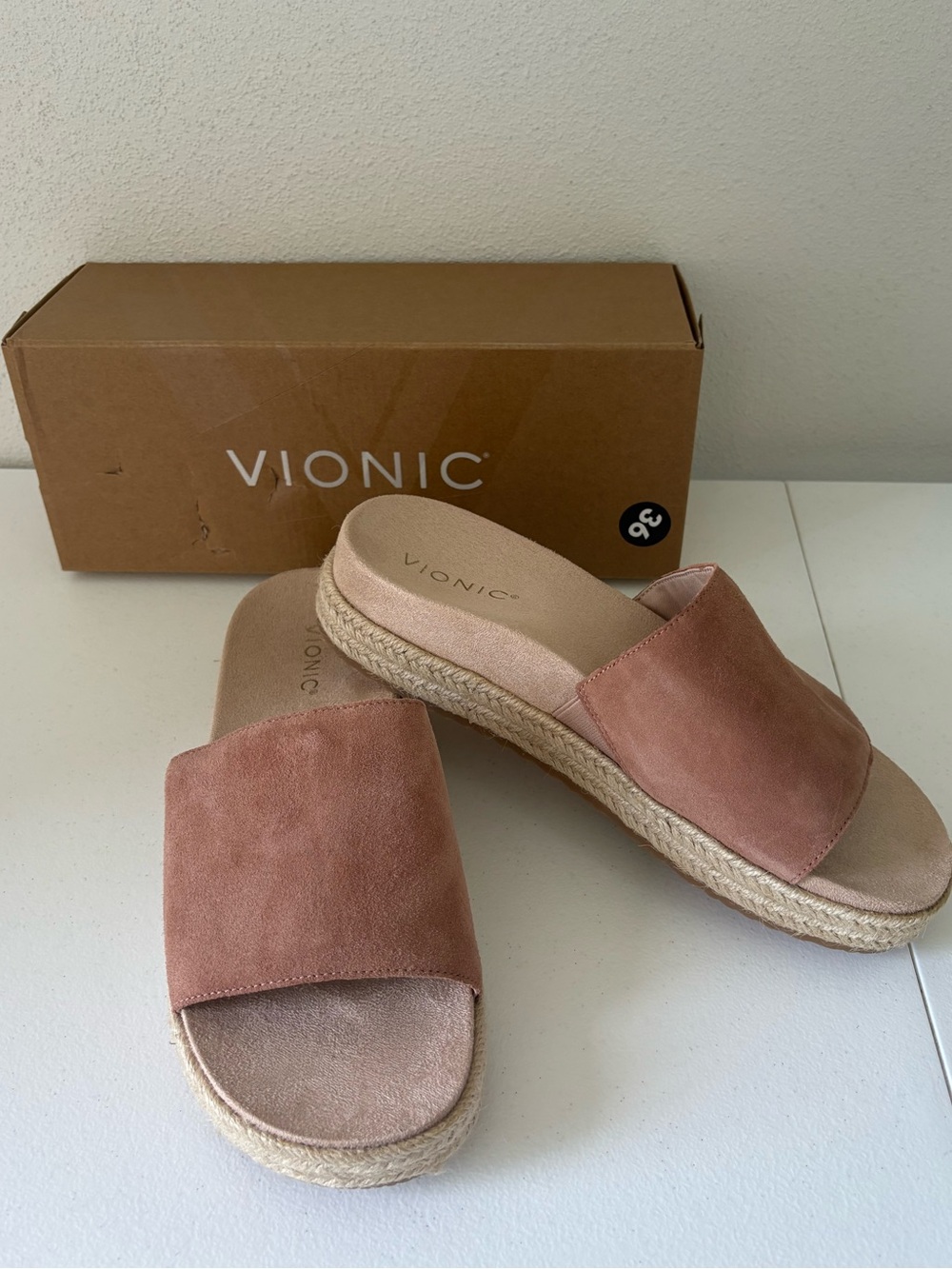 Vionic Womens Size 8.5 Tan Espadrille Slide Mules Arch Support Comfort Shoe